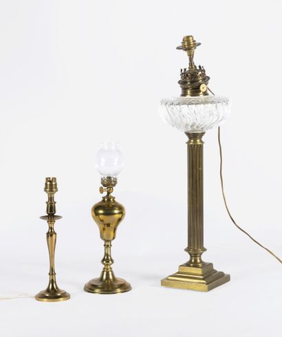 Lot de trois pieds de lampes: 
- Deux petit...
