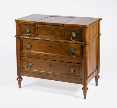 Commode en bois
En bois ouvrant à quatre...