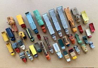 Lot ensemble de 38 Trucks; Grues; Remorques......