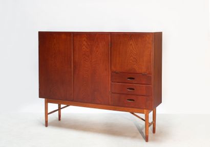 Kurt OSTERVIG (1912-1986) 
Cabinet ouvrant...