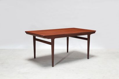 Henning KJAERNULF (1917-1985)
Table de salle...