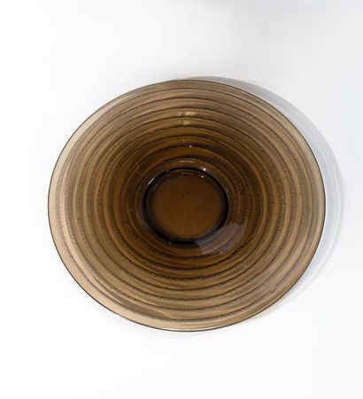 DAUM
Plat à décor de cercles concentriques
En...