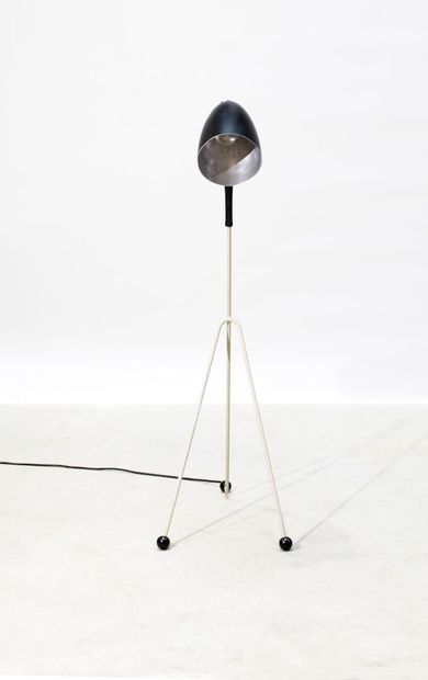 Lampe de parquet en métal peint, abat-jour...
