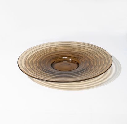 DAUM
Plat à décor de cercles concentriques
En...