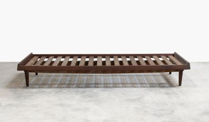 Hans OLSEN (1919-1992)
Daybed en teck et...