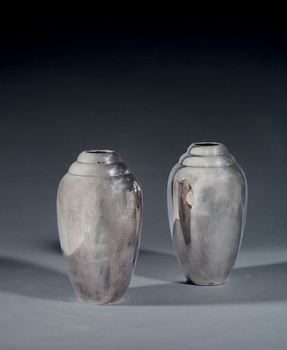 GALLIA
Pair of silver plated vases with gadroons...