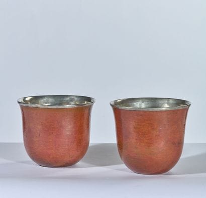 HERMES PARIS
Pair of pewter rafraichissoirs
Ovoid...