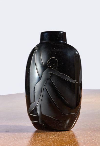 Black opaline glass vase, 1930s
Engraved...