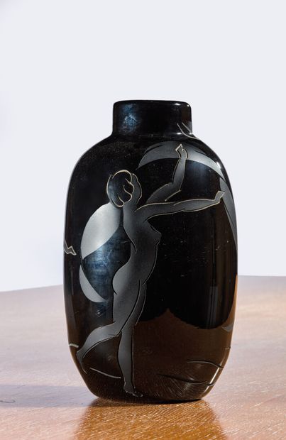 Black opaline glass vase, 1930s
Engraved...