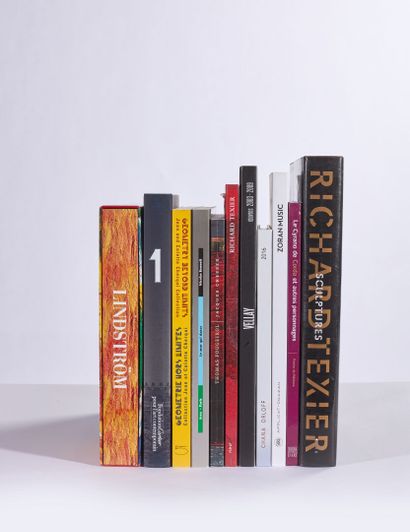 Lot of 11 books on contemporary art including...