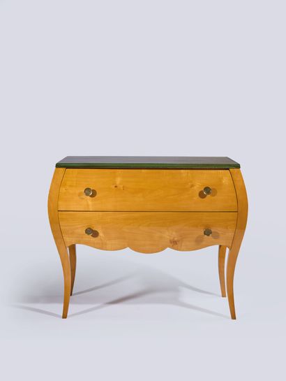 René PROU (1887-1947)
Curved chest of drawers...