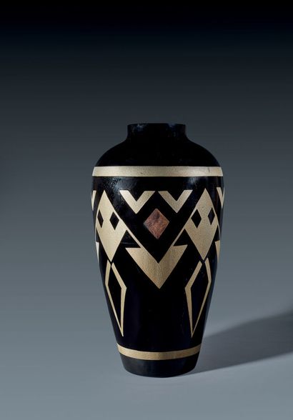 Large black glass vase with metallic highlights,...
