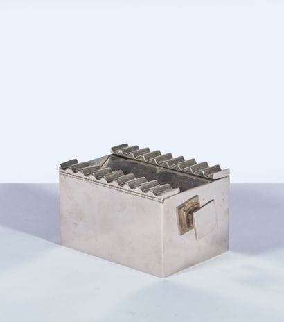 DESNY HOUSE
Rectangular silver-plated metal...