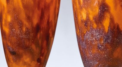 MULLER FRERES LUNEVILLE
Pair of long ovoid...