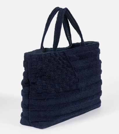 CHANEL
Navy blue cotton terry tote bag
Bordeaux...