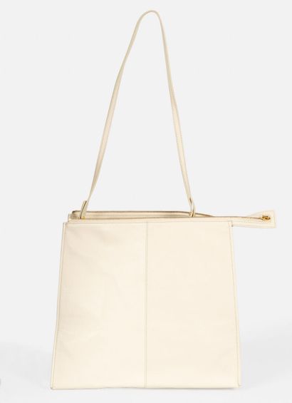 THE ROW
Shopping bag in supple ivory calfskin
Cream...