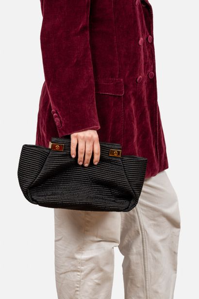 LANVIN
Black silk satin clutch bag with gadroons
Coffee...