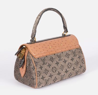 LOUIS VUITTON
Limited edition Comédien Carroussel...