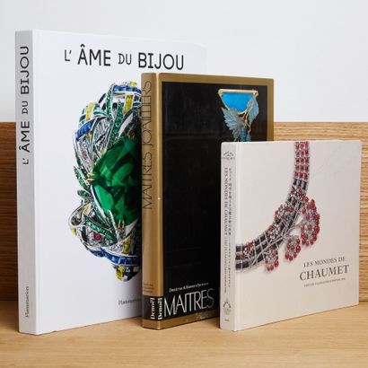 CHAUMET
Lot of 3 books including: 
- Les...