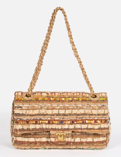 CHANEL
Classic bag with double flap 25cm...