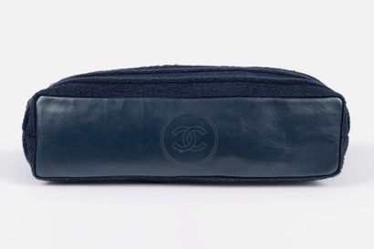 CHANEL
Navy blue cotton terry tote bag
Bordeaux...