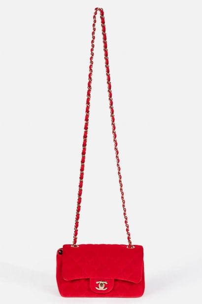 CHANEL
Classic bag with 20cm flap in red...