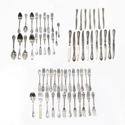 Lot de couverts dépareilles en argent (800)...