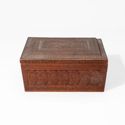 Coffret, Indonésie, circa 1900
En bois finement...