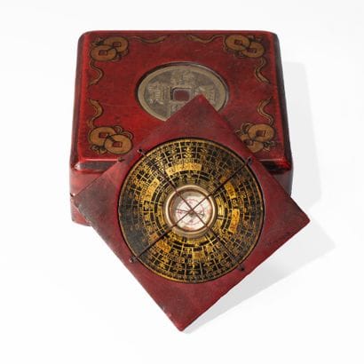 Boussole, Chine circa 1900, 
dans un coffret...