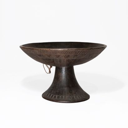 Coupe monoxyle en bois, Oromo, Éthiopie
reposant...