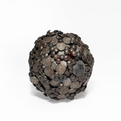 Joyce MANSOUR (1928-1986)
Sculpture clous
Formant...