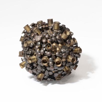 Joyce MANSOUR (1928-1896)
Sculpture clous
Formant...