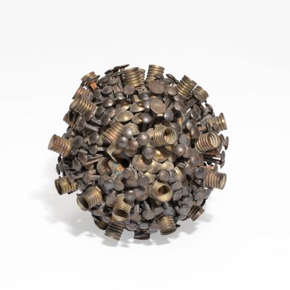 Joyce MANSOUR (1928-1896)
Sculpture clous
Formant...