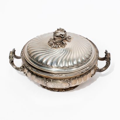 Léon LAPAR (Paris, 1878-1897)
Légumier couvert...