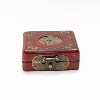 Boussole, Chine circa 1900, 
dans un coffret...