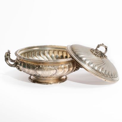 Léon LAPAR (Paris, 1878-1897)
Légumier couvert...