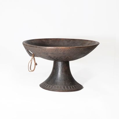 Coupe monoxyle en bois, Oromo, Éthiopie
reposant...