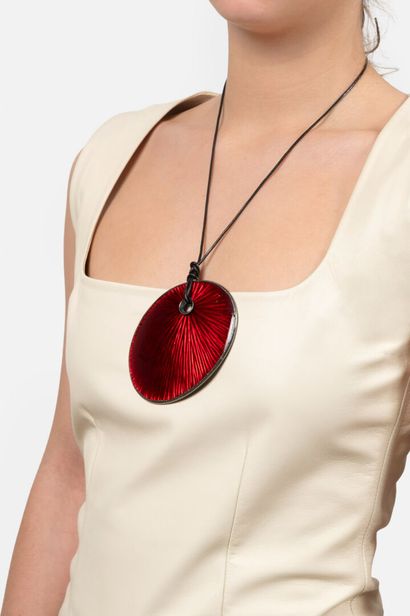 Ensemble de deux pendentifs par Giorgio Vigna...