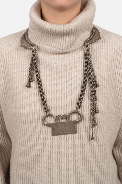 Grand collier en argent (800), Hmong, Vietnam,...