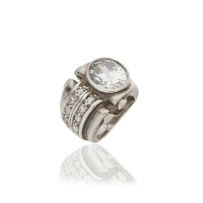 Bague en ragent et pierre imitation
En argent...
