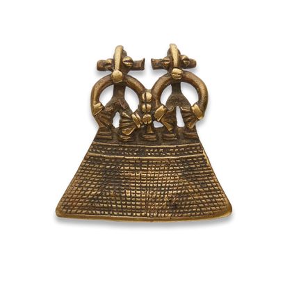 Pendentif en métal avec deux personnages,...