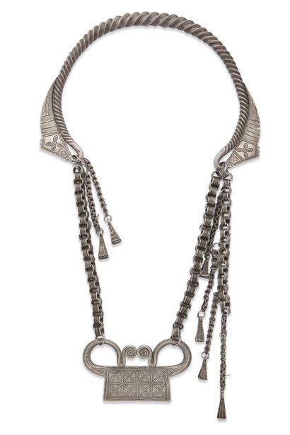 Grand collier en argent (800), Hmong, Vietnam,...