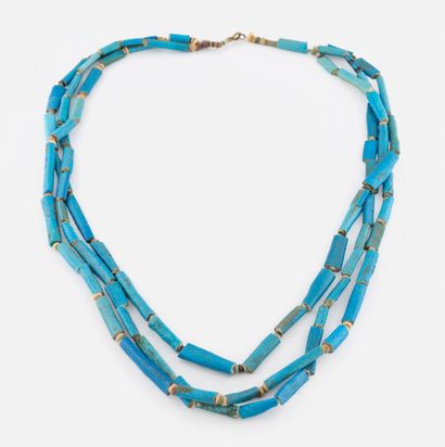 Collier à trois rangs de longues perles en...