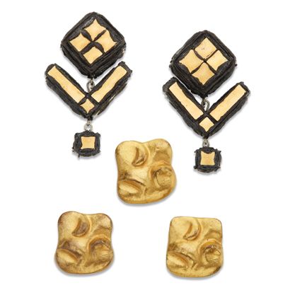 Line VAUTRIN (1913-1997)
Paire de pendants...