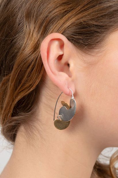 Juliette POLAC (née en 1964)
Paire de pendants...