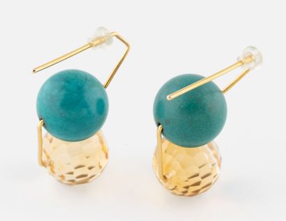 Lara KOULAJIAN (née en 1964)
Paire de boucles...