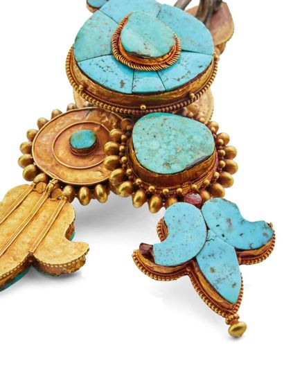 Paire de boucles en turquoise et métal doré,...
