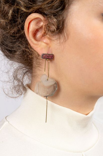 Delphine NARDIN (née en 1965)
Paire de pendants...