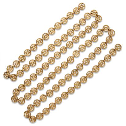 Ensemble de bijoux comprenant: 
- Un collier...