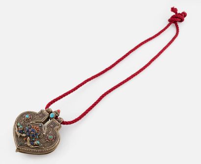Boîte de reliquaire en argent, Tibet XIX...